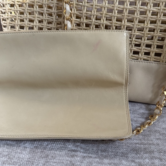 CHANEL Chain Tote Bag Straw Leather Beige Gold - Picture 4 of 16